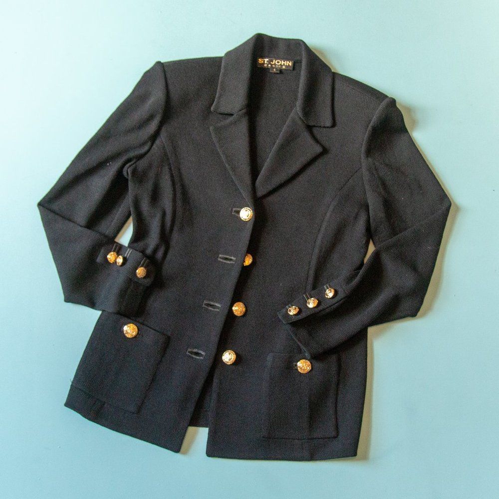 VINTAGE St. John Basics Black Thick Knit Gold Button Pocket Blazer Jacket Size 4